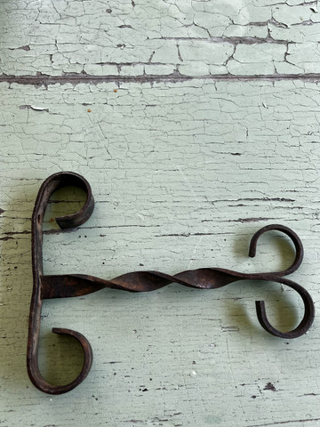 Vanha rautakoukku, seinäkoukku, amppelikoukku