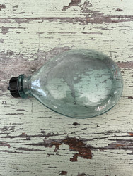 Suomalainen kenttäpullo, vihreää lasia, bakeliittikorkki, militaria