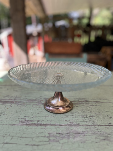 Riihimäen lasi, Nanny Still, Kehrä-tarjoilulautanen metallijalalla