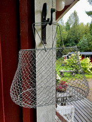 Metallilankakori, menee kasaan, kori metallilangasta