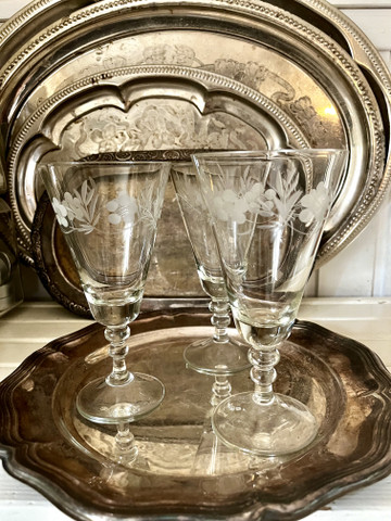 Vanhat, kauniit viinilasit, 5 kpl, hiottu viinilasi 