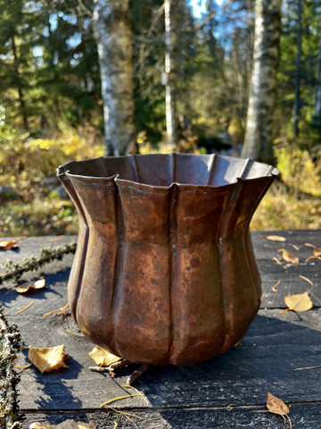 Vanha kuparinen ruukku, suojaruukku