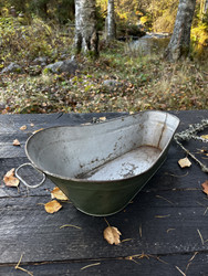 Vanha, peltinen nuken amme, peltilelut