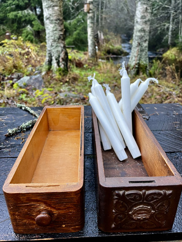 Vanha poljettavan ompelukoneen laatikko, vanha puinen laatikko