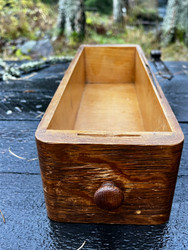 Vanha poljettavan ompelukoneen laatikko, vanha puinen laatikko