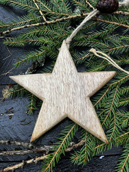 Puinen tähti juuttinarussa, kaksi kokoa 15 cm ja 20 cm