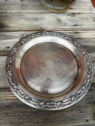 Kaunis, kotimainen alpakkalautanen, Kultakeskuksen tarjoilulautanen alpakkaa