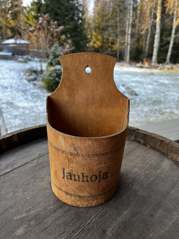 Vanha jauhosalkkari vaneria 