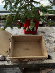 Vanha, kannellinen Fazerin Karkkirasia, makeislastikkp