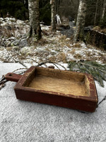 Rouhea salaattikaukalo, vanhaa patinoitunutta puuta