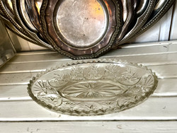 Vanha soikea tarjoilulautanen puristelasia