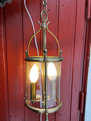 Vanha, kaunis hallilamppu lasia ja messinkiä, vanha valaisin 