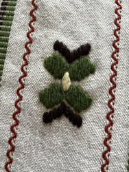 Vanha, kaunis pöytäliina 