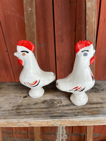 Valkoinen kukkopilli, valkopohjaiset hyväkuntoiset kukkopillit