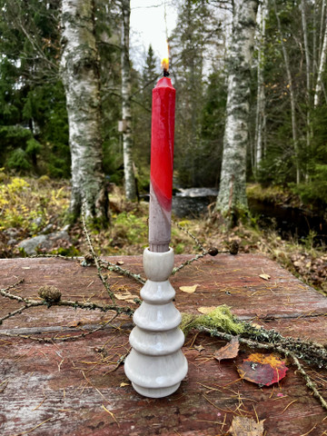 Kuusen mallinen keraaminen kynttilänjalka, Ib Laursen 
