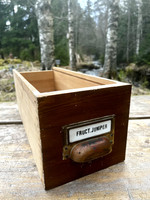 Vanha apteekkarin lipaston laatikko 