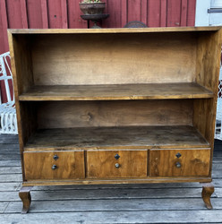 Vintage-hyllykkö, vanha avohyllykkö kolmella  laatikolla 