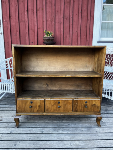 Vintage-hyllykkö, vanha avohyllykkö kolmella  laatikolla 