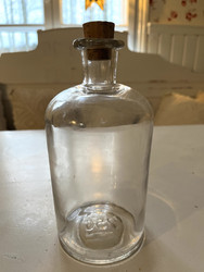 Vanha, kirkas apteekkipullo, 750 ml