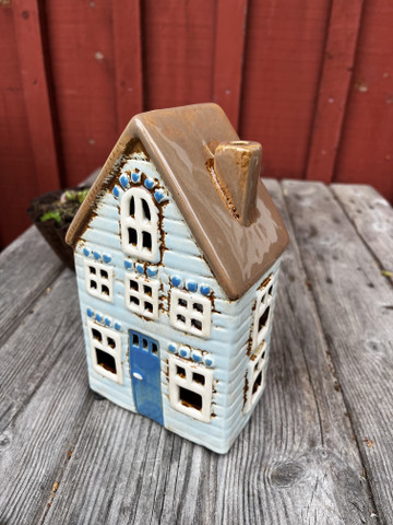 Ib Laursen, vaaleansininen, keraaminen talolyhty, Visby Blue Door