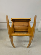 Upea vanha puinen keinutuoli 