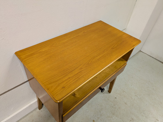 Vintage lipasto / yöpöytä 50-luku