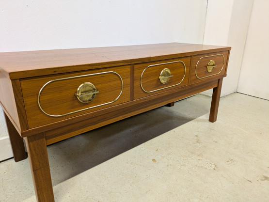 Retro teak taso / lipasto 