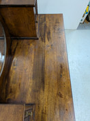 Kunnostettu vanha peilipiironki 