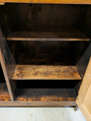 Kunnostettu vanha peilipiironki 