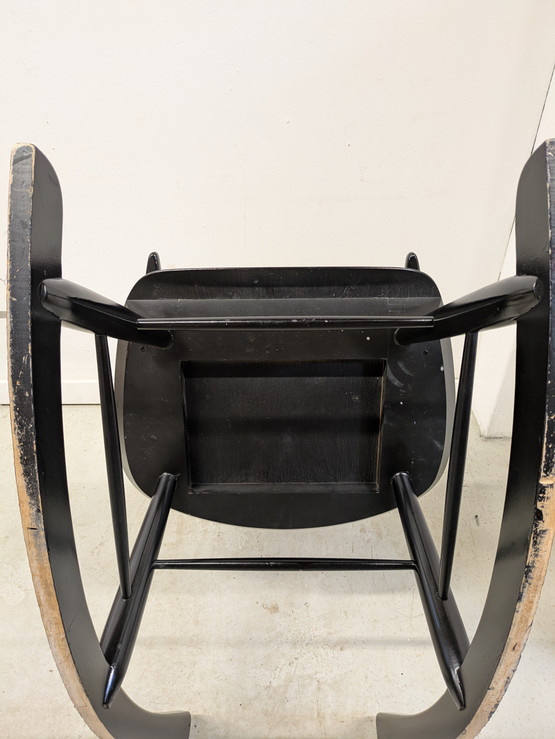 Kunnostettu vintage keinutuoli 