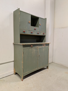 Vanha keittiökaappi 