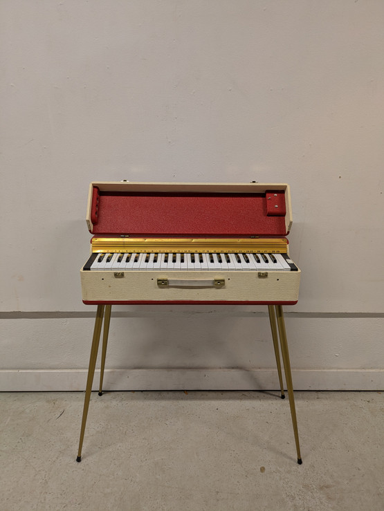 Vintage sähköharmoni