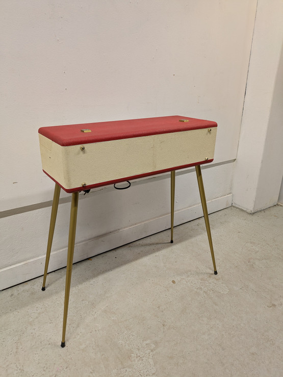 Vintage sähköharmoni