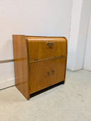 Vintage levysoitinkaappi