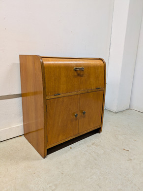 Vintage levysoitinkaappi