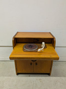 Vintage levysoitinkaappi