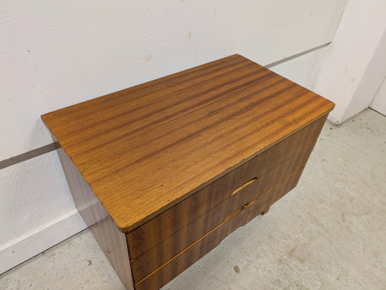 Teak lipasto / yöpöytä 60-luku