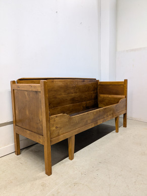 Upea kunnostettu antiikki vuodesohva 