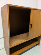 Teak liukuovikaappi / tv-kaappi 60-luku