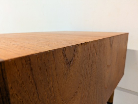 Teak lipasto / yöpöytä 60-luku