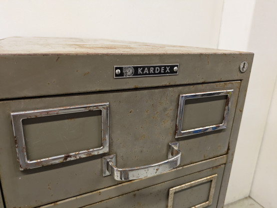 Upea metallinen vintage Kardex arkistokaappi 