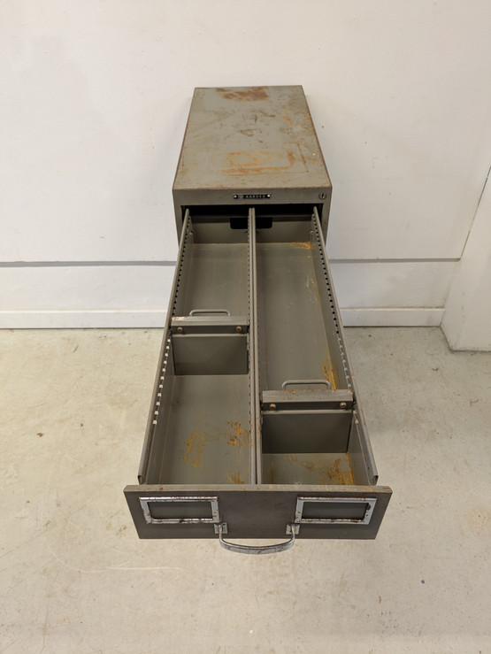 Upea metallinen vintage Kardex arkistokaappi 