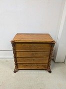 Entisöity antiikki lipasto 