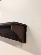 Vanha hattuhylly / naulakko 