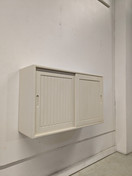 Retro liukuovikaappi 