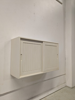 Retro liukuovikaappi 