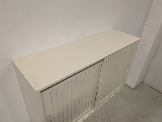 Retro liukuovikaappi 