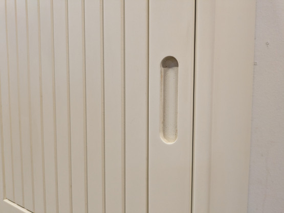 Retro liukuovikaappi 