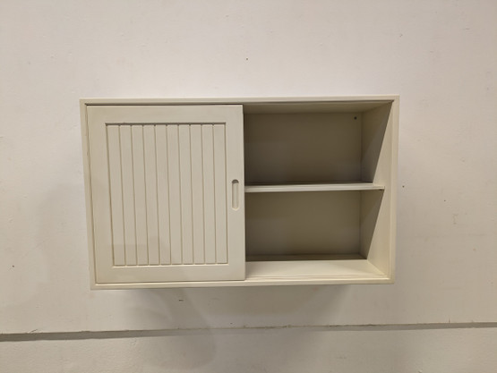 Retro liukuovikaappi 