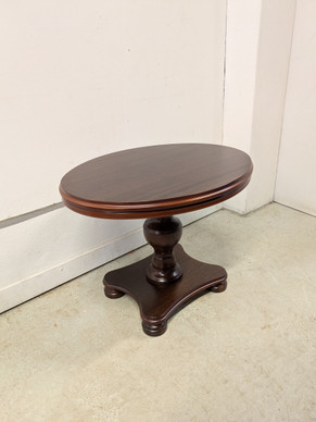 Klassinen sivupöytä / sohvapöytä, Heggen